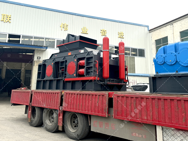 堅(jiān)硬VS濕粘，原料硬度大變臉？液壓對輥破碎機(jī)如何見招拆招？